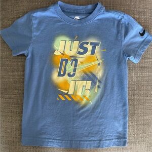 Nike Boys “Just Do It” Energy GraphicTee, Size 5